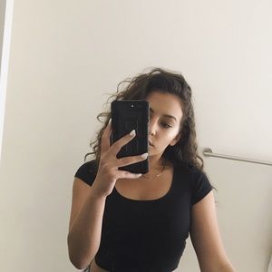 Meet your Posher, Alexis